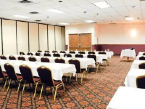 Quality Inn & Suites Palm Island Indoor Waterpark Hotels in Batavia