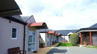 Airport Birches Motel Hotels in West Melton