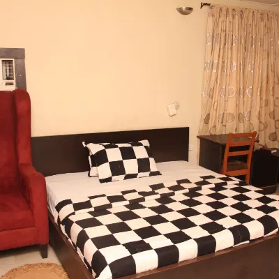 Sapphire Guest House Hotels near Kubwa General Hospital