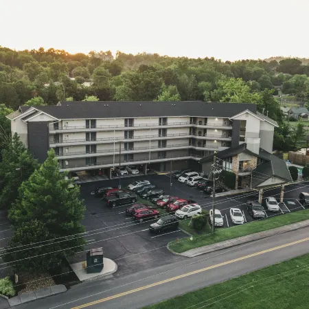 Twin Mountain Inn & Suites