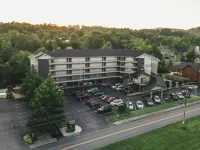 Twin Mountain Inn & Suites - parking