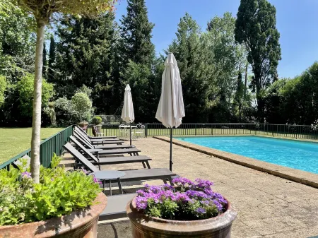 Château de Saint-Girons - Luxury Guest House in Provence Отели рядом с достопримечательностью «la Bastide du Jas de Bouffan»