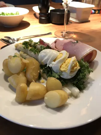 Zone Bleue Отели в г. Над