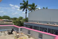 Maya Bella Downtown Hotel Hotels in Santa Elena