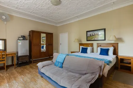 Agterplaas Guesthouse Pty Ltd Отели рядом с достопримечательностью «Йоханнесбург Зу»