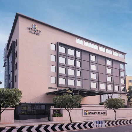 Hyatt Place Vijayawada Отели рядом с достопримечательностью «Храм Канакадурга»