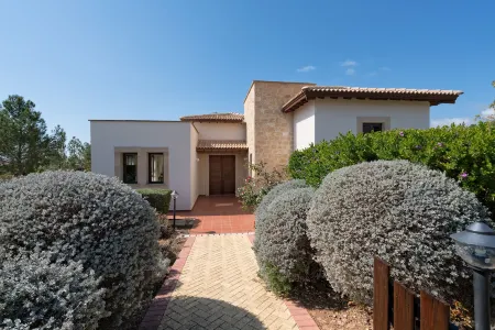 Beautiful Villa Dionysus with Private Pool in Peaceful Location - Aphrodite Hills