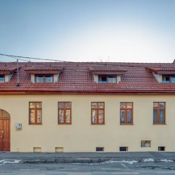 T House Hotel berhampiran "Holy Trinity" Orthodox Cathedral