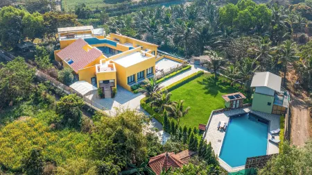 Amã Stays & Trails Pranamya, Alibaug Отели рядом с достопримечательностью «Сасаван Бич»