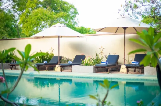 尼卡拉豪華海灘別墅 漢班托特酒店