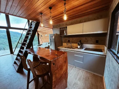 シャレー コン ジャグジー ア 8km デ サンタ テレサ のホテル