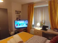 10 Guests - Garden - Quiet Retreat Cottage Hotels near Darlaston Methodist Church