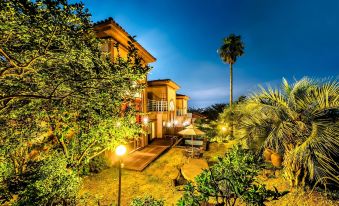 Palm Valley Pool Villa Resort