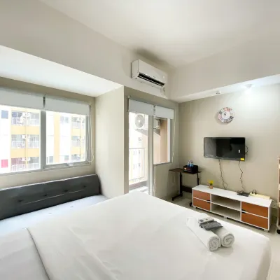 Homey and Cozy Stay Studio LRT City Jatibening Apartment Hoteles cerca de Istana Singgah Kedatun Keagungan di Jati Bening