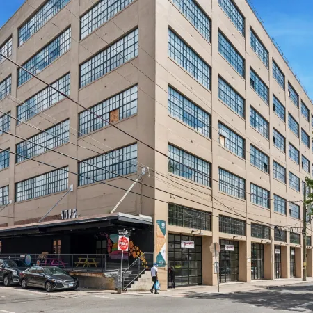 Storehouse Lofts Отели рядом с достопримечательностью «Центр исполнительских видов искусства Манна»
