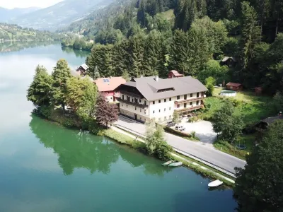 Seebrauer Hotels near Kolmnock