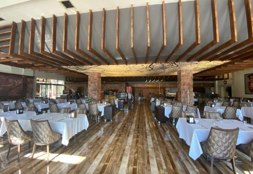 1. 코치 오텔 창크..