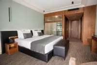 Select Hill Resort