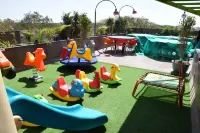 Humming Bird Hotel & Banquet Hotels in Anand