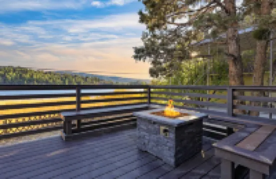 Viewtopia by Avantstay Lakefront Views + Hot Tub