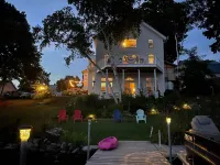 Pressey House Lakeside Bed & Breakfast