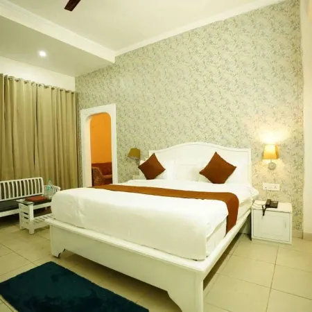 Hotel Drona Palace
