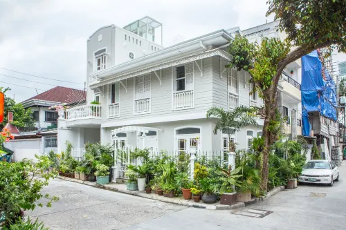 Charming la Casita Mercedes, 5Br and 5TB for Family and Friends Staycation- Read Listing Info