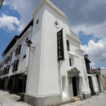 Hotel Los Faroles Отели в г. Кобан