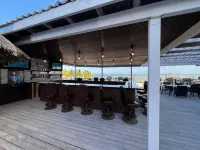 Captain Morgan's Retreat - bar