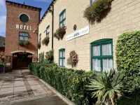 Corn Mill Lodge Hotel Hotels near Meanwood Park Cafe