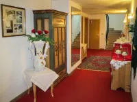 Hotel Ustaria Posta Hoteles en San Martino in Badia
