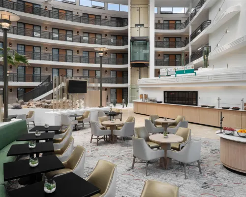 Embassy Suites by Hilton Phoenix Biltmore Ăn uống Photos