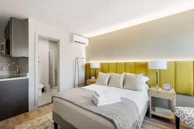 Cozy Ambiance with Free Parking and Modern Amenities - Charming Oasis Hotels near Equilibrium Brewery- Taproom and Bonfire Restaurant