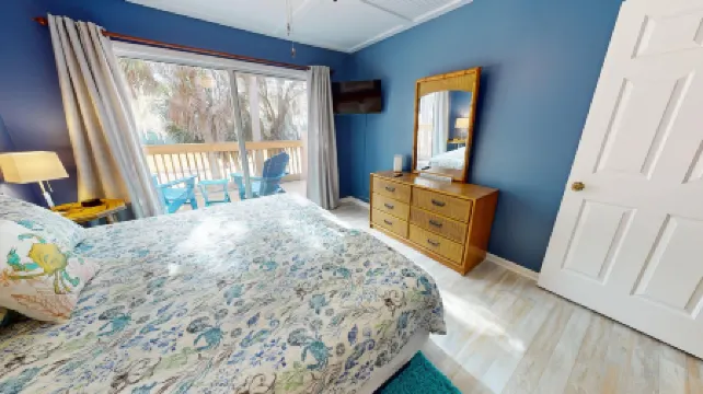 Ocean Ridge Amenities and Golf Course Views - Charming Coastal Retreat