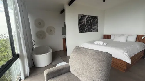 Seataya Honeymoon Suite