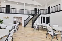 Massive Gathering Home with Ballroom - Sleeps 32+