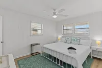 OIB Traditions-Home on the Canal/2King Beds/Dock!