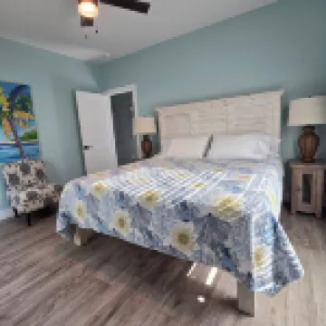 Waterfront! Hot Tub, Arcade, Pool, Walk to Everything in Fulton, Sleeps 8