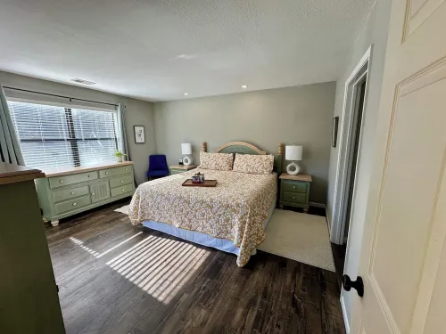 2 BR at Pointe Royale Golf Course. Steps from Lake Taneycomo. Gorgeous views