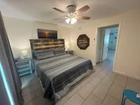 Sombrero Beach Tropical Getaway in the Heart of Marathon