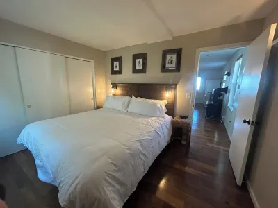 Black Sands Escape- Ocean and Range Views- Comfort Hotels near Cape Mendocino Lighthouse(At Shelter Cove)