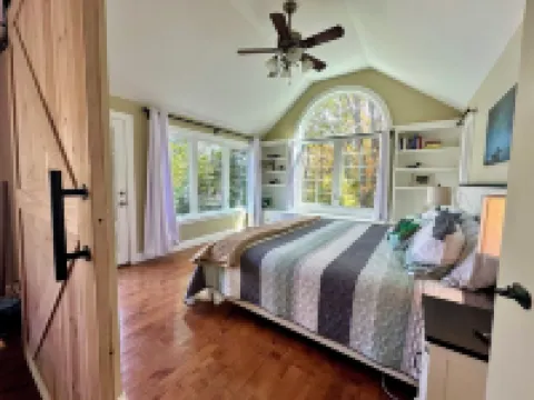 Lakefront Home with Hot Tub, Beach, Skiing Nearby in Tranquil Barnstead Hotels in Barnstead