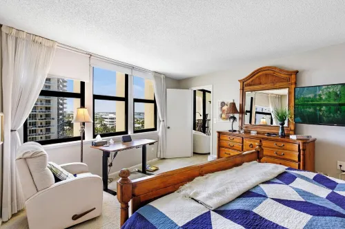 Charming 2-bedroom 2 bath oceanfront condo with pool and private beach