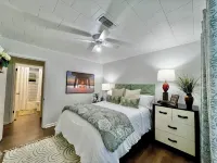 Newly Renovated Charming 3-bedroom house in Marksville - Sleeps 10