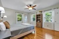 Charming 3/2 Midtown Home. Minutes from FSU. Fenced Backyard. Pet-Friendly.