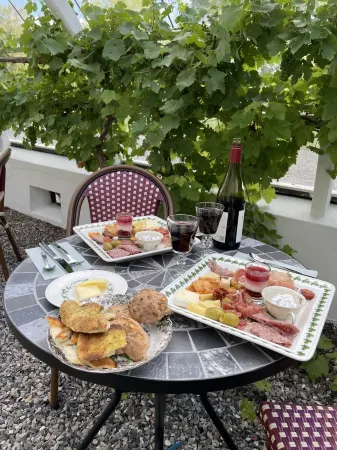 Hotel Møllehuset Отели в г. Мариагер-фьорд