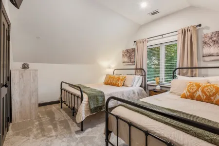 Bourbon Trail 3-bedroom house in Frankfort 1.5 Miles to Buffalo Trace