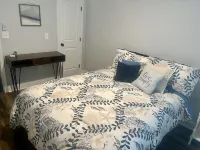 Cozy Cottage Near Beaches sleeps 4