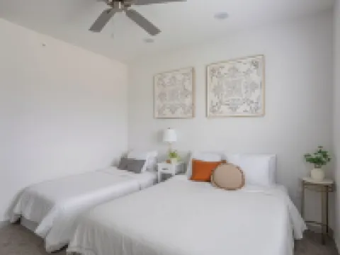 Feel@Home I Rosenberg I Lakeview Hotels in Rosenberg