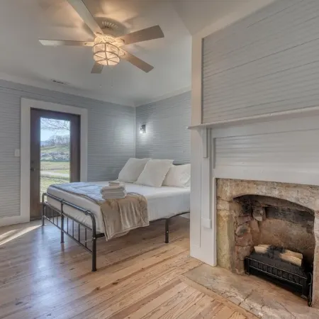 Old Turner - Remodeled Farmhouse w/Firepit, 2 BRs, Near Hikes. Dog-Friendly!